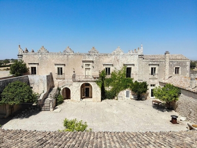 Prestigiosa Casa Indipendente di 1100 mq in vendita contrada palazzelle, Modica, Ragusa, Sicilia