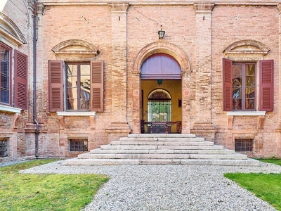 Prestigiosa Casa Indipendente di 3000 mq in vendita Ferrara, Italia