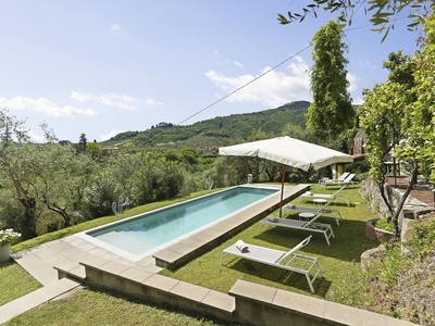 Villa di 735 mq in vendita Lucca, Italia