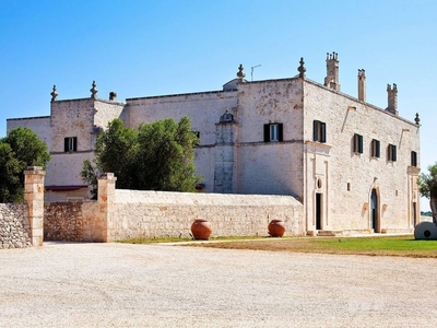Esclusiva Casa Indipendente di 1200 mq in affitto Ostuni, Puglia