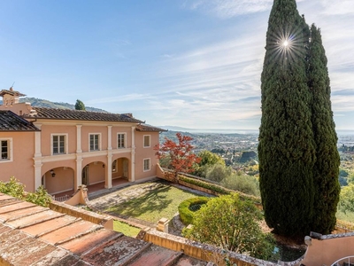 Villa di 600 mq in vendita Pescia, Italia