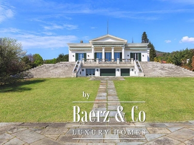 Prestigiosa villa di 1000 mq in vendita, 28040, Lesa, Novara, Piemonte