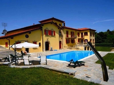 Esclusiva villa di 1200 mq in vendita Murazzano, Piemonte