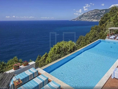 Prestigiosa villa di 202 mq in vendita, Maiori, Campania