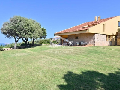 Prestigiosa villa di 230 mq in vendita Via Milmeggiu, Portisco, Sardegna