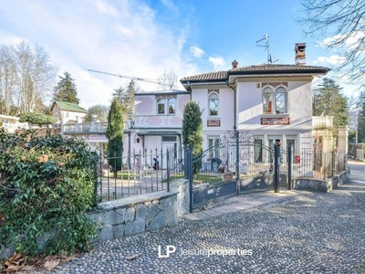 Esclusiva villa in vendita via Fiume, Varese, Lombardia
