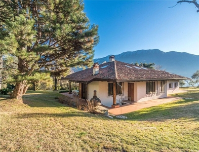 Prestigiosa villa di 430 mq in vendita, Como, Lombardia