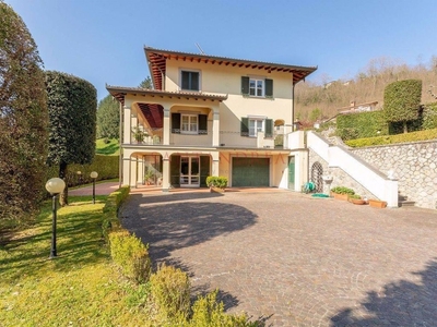 Prestigiosa villa di 443 mq in vendita Via Terra Rossa, 24, Bagni di Lucca, Lucca, Toscana