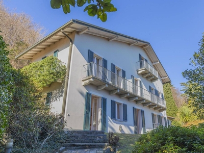 Prestigiosa villa di 450 mq in vendita, Belgirate, Piemonte