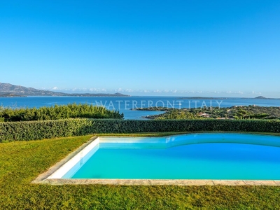 Prestigiosa villa di 450 mq in vendita, Porto Rotondo, Italia