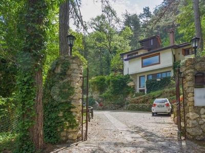 Prestigiosa villa di 450 mq in vendita Via D.di Rienzo, 3, Scanno, Aquila, Abruzzo