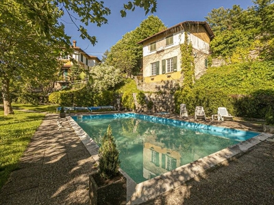 Prestigiosa villa di 522 mq in vendita, Via Vittorio Veneto, Savignone, Genova, Liguria