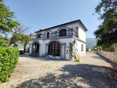 Esclusiva villa di 577 mq in vendita Terracina, Italia