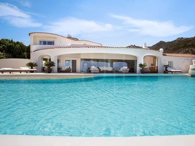 Prestigiosa villa di 600 mq in vendita, Porto Cervo, Italia