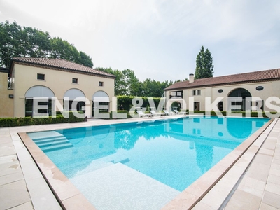 Villa di 800 mq in vendita Camposampiero, Italia