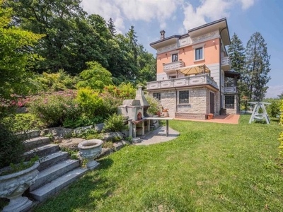 Prestigiosa villa di 530 mq in vendita Gignese, Italia