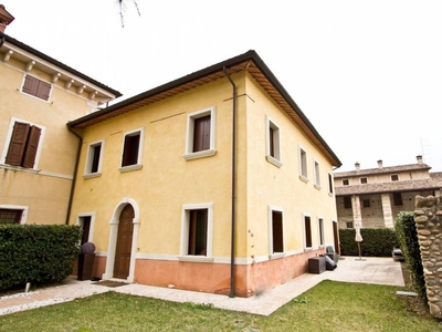 Prestigiosa villa di 400 mq in vendita Sant'Ambrogio di Valpolicella, Italia