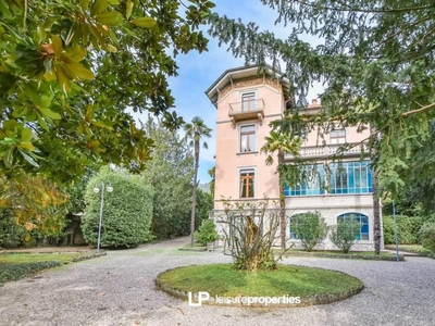 Prestigiosa villa in vendita Via Alessandro Volta, 13, Gavirate, Varese, Lombardia