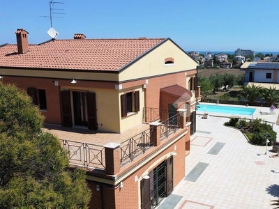 Prestigiosa villa di 600 mq in vendita Via Montello, Giulianova, Teramo, Abruzzo