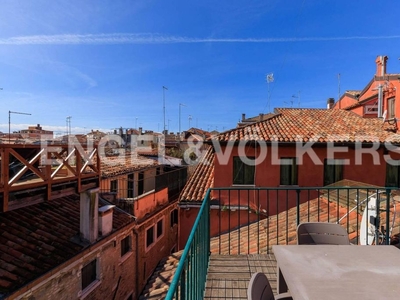Prestigioso appartamento di 150 m² in vendita Frezzaria, Venezia, Veneto