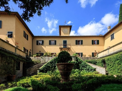 Appartamento di prestigio di 400 m² in vendita Firenze, Italia