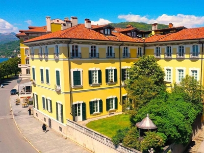 Prestigioso appartamento in vendita Piazza Giuseppe Garibaldi, Verbania, Piemonte