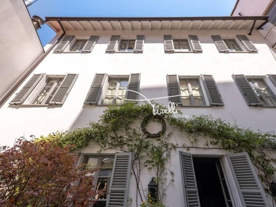 Appartamento di lusso di 414 m² in vendita Via Santa Maria Valle, 2, Milano, Lombardia