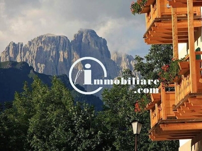 Prestigioso complesso residenziale in vendita San Giovanni di Fassa-Sèn Jan, Italia