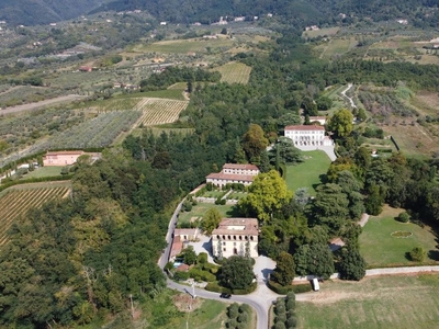 Villa di 1350 mq in vendita Lucca, Toscana