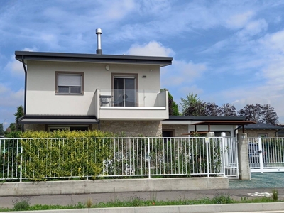 Villa di 180 mq in vendita Via Pavarotti, Usmate Velate, Monza e Brianza, Lombardia