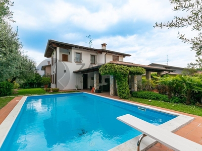 Villa di 240 mq in vendita Manerba del Garda, Italia