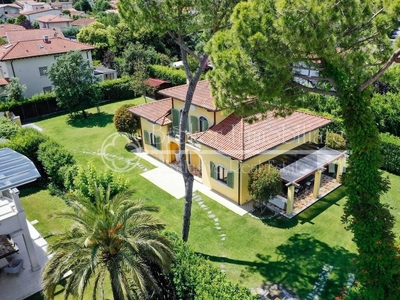 Villa di 240 mq in vendita Via Scassi Carli, 67, Forte dei Marmi, Lucca, Toscana