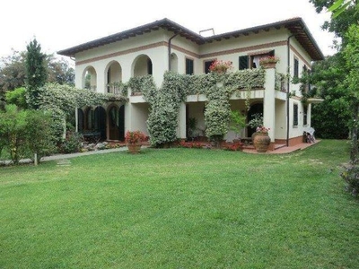 Villa di 280 mq in vendita Via Raffaele De Grada, 15, Forte dei Marmi, Lucca, Toscana