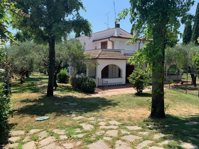 Villa di 300 mq in vendita LARGO RENATO GUTTUSO, Genzano di Roma, Roma, Lazio