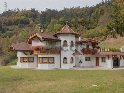 Villa di 300 mq in vendita Via Papa Luciani 11, Roncone, 11, Roncone, Trento, Trentino - Alto Adige