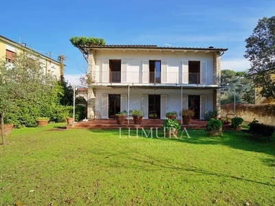 Villa di 300 mq in vendita Via Roma, 208, Camaiore, Toscana
