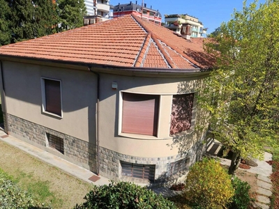 Prestigiosa villa di 330 mq in vendita Via San Rocco, 16, Gallarate, Varese, Lombardia