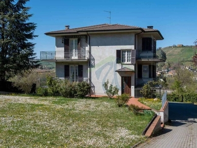 Villa di 350 mq in vendita Via IV Novembre, Pianello Val Tidone, Emilia-Romagna