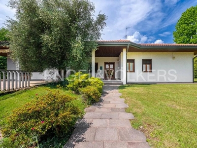 Esclusiva villa in vendita Via Armando Diaz, 4, Vergiate, Lombardia