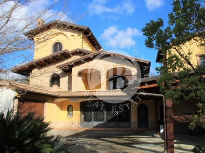 Prestigiosa villa di 430 mq in vendita Tortoreto, Italia