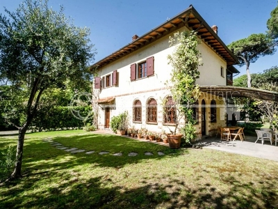 Esclusiva villa in affitto Via Cristoforo Colombo, 10, Forte dei Marmi, Lucca, Toscana