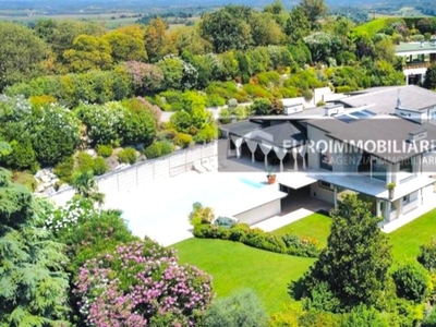 Villa di 600 mq in vendita Desenzano del Garda, Lombardia