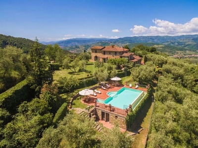 Prestigiosa villa di 950 mq in vendita Pistoia, Italia
