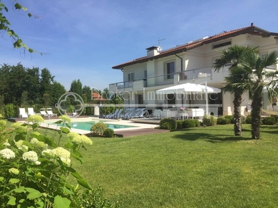 Esclusiva villa in affitto Via Versilia, 203, Forte dei Marmi, Toscana