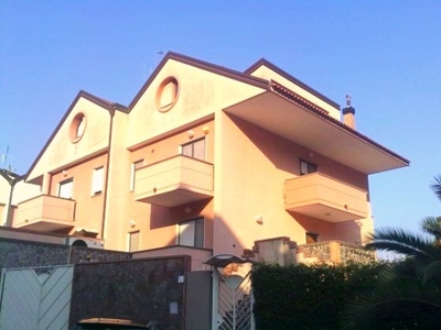 Villa in Rione Piombino in zona Capezzano a Pellezzano