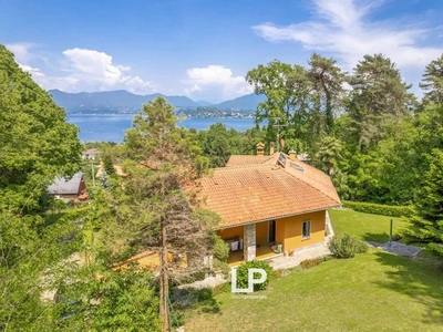 Esclusiva villa di 250 mq in vendita Via Ronchetto, 3, Ranco, Varese, Lombardia