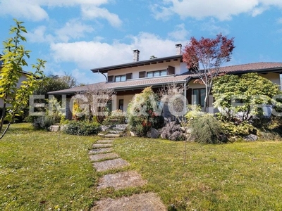 Prestigiosa villa di 535 mq in vendita, Via Tridentina, 10c, Cardano al Campo, Lombardia