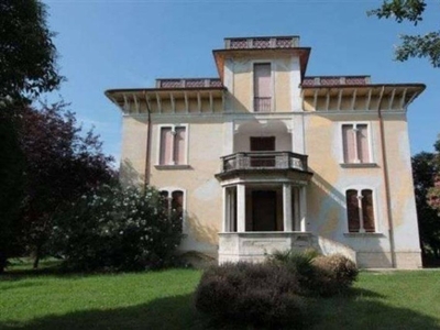 Prestigiosa villa di 600 mq in vendita via Verona, Sirmione, Brescia, Lombardia