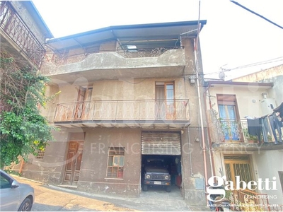 Casa Indipendente in Via Arabite , 23, San Piero Patti (ME)