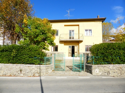 Villa in vendita in via ferdinando di giulio, Santa Fiora